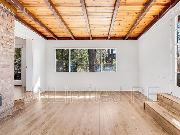 516 N James St — Photo 11