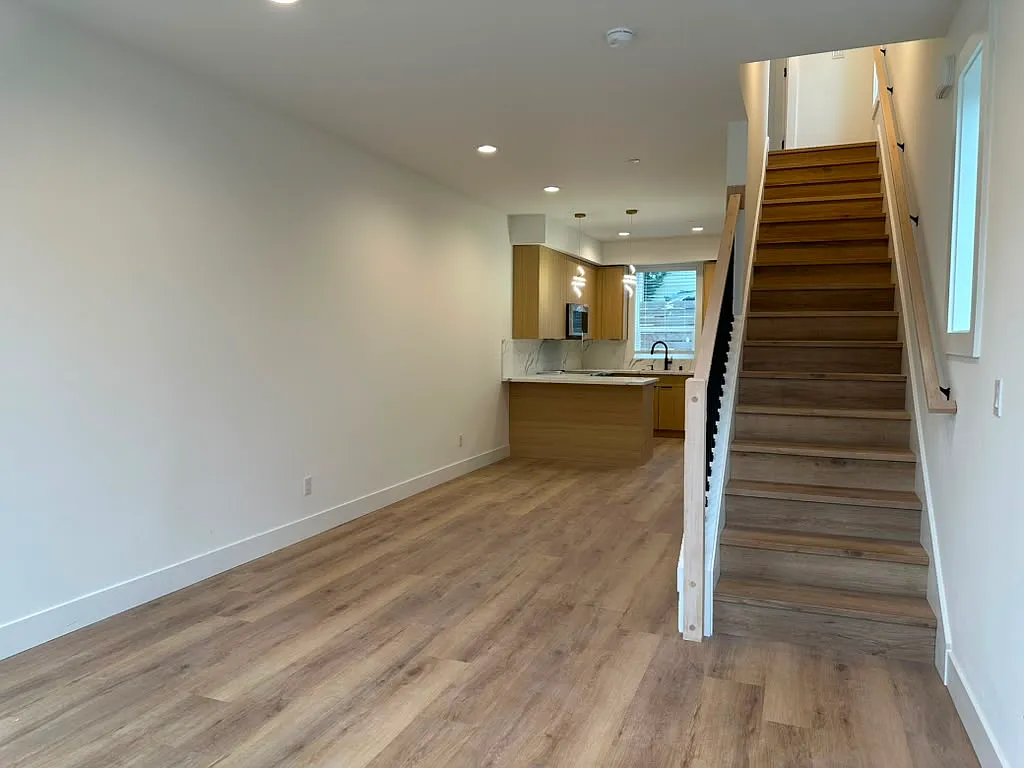 4316 SW Holly St — Photo 3