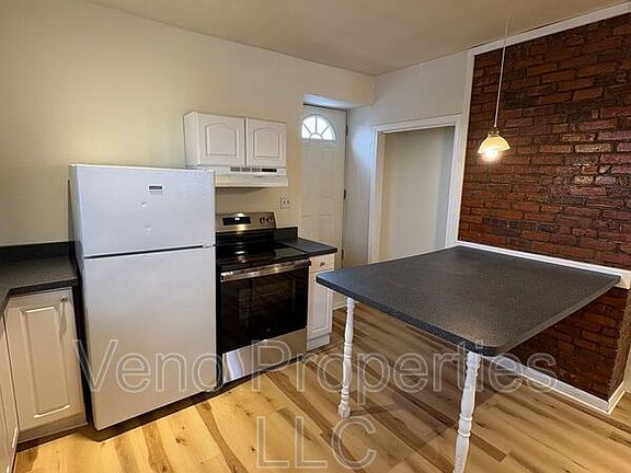 4th image of 80 Hudson Ave APT 3