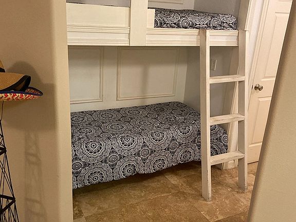 5th image of 126 E Esperanza St #302