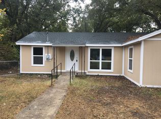 203 W Sherman St, Chico, TX 76431