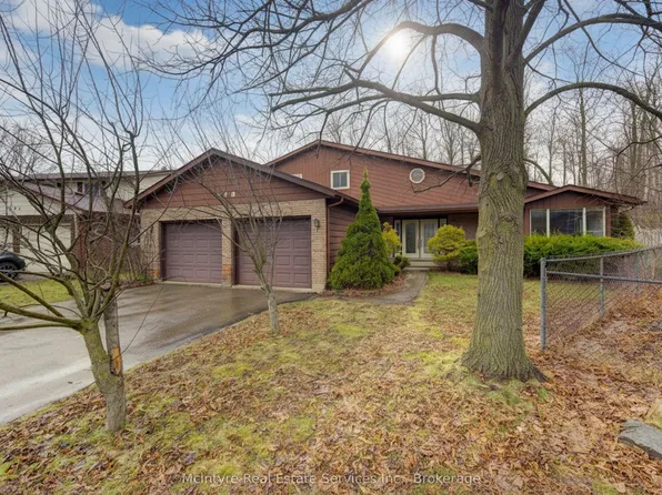 190 Silvercrest Dr, Waterloo, ON N2L 6B1