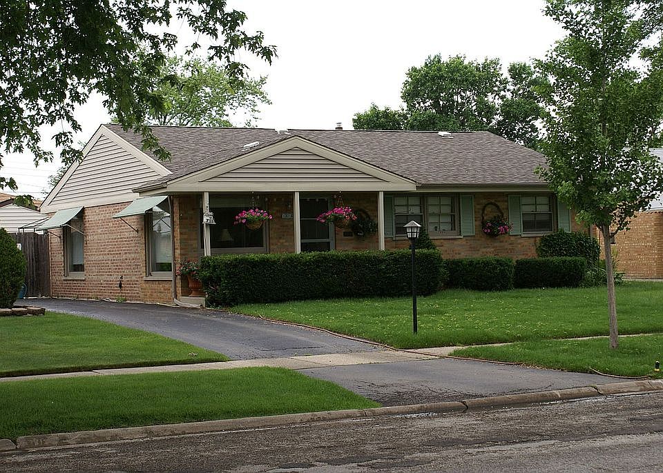 Front View, Outside