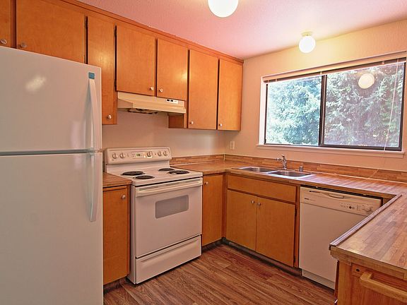 4th image of 18203 145th Ct NE