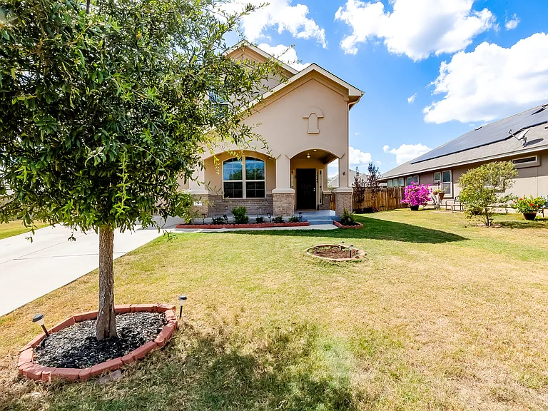 1549 Hamiltons Way — Photo 2
