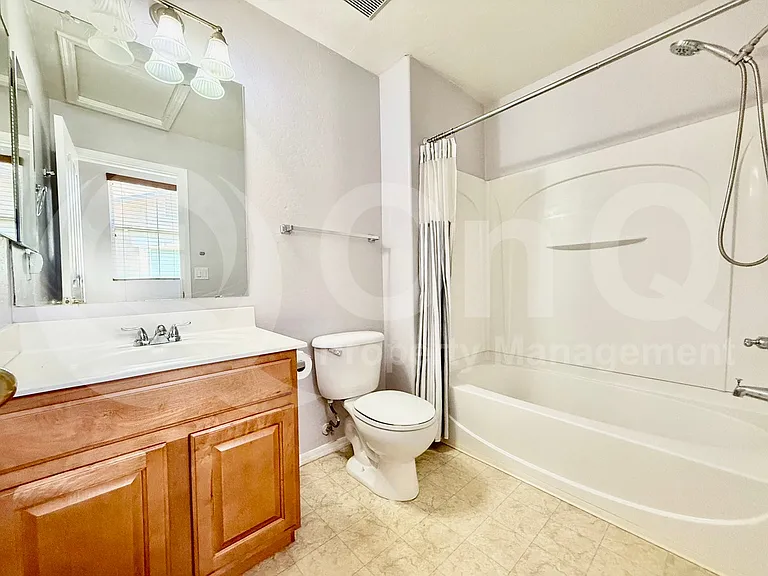 165 W Tremaine Ct — Photo 14