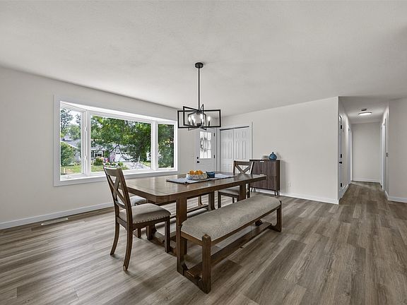 3rd image of 4050 Charter Oak Ln SE