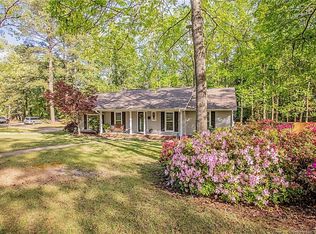 1607 Rogers Dr, Fayetteville, NC 28303