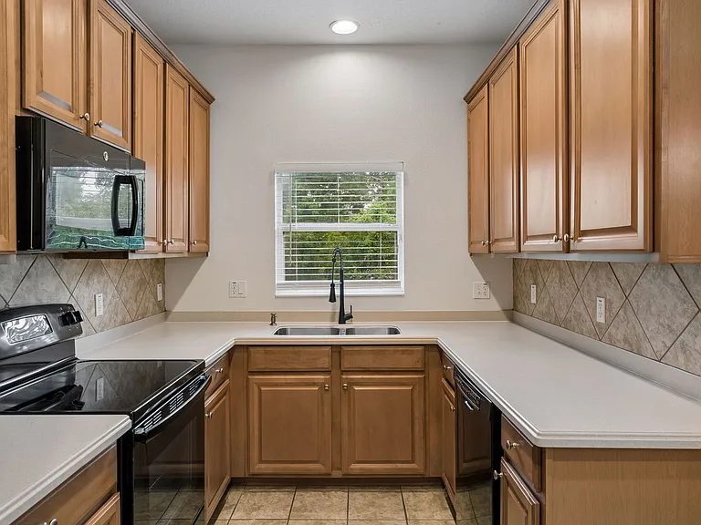 1841 Sunset Palm Dr — Photo 7