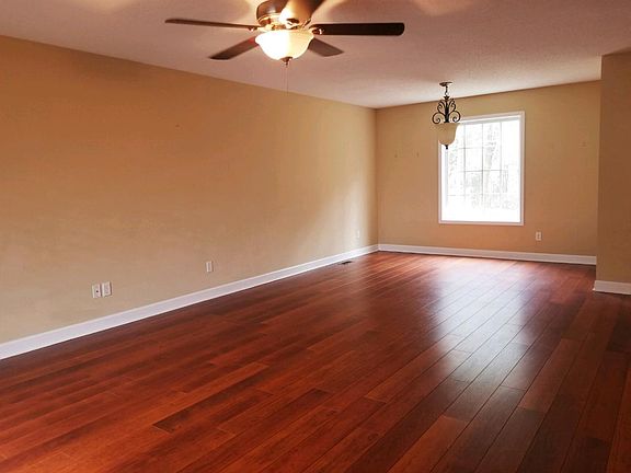 4th image of 1809 Carriage Oak Ct