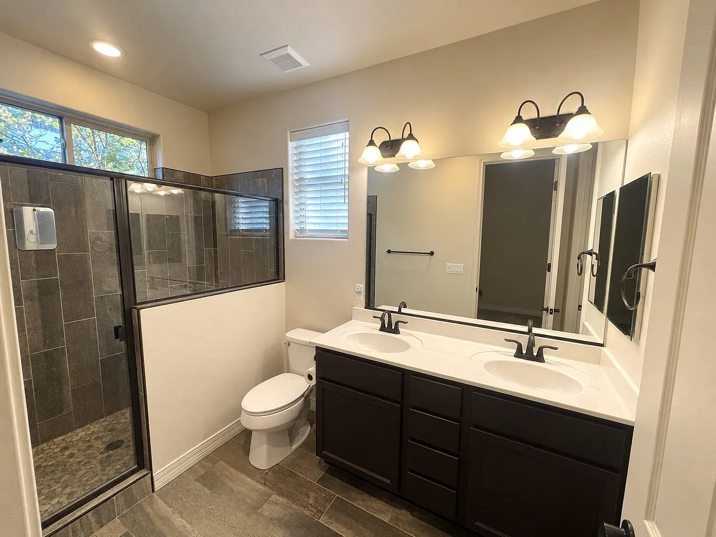 3 bed, 1534 sqft, $2,900 — Photo 2