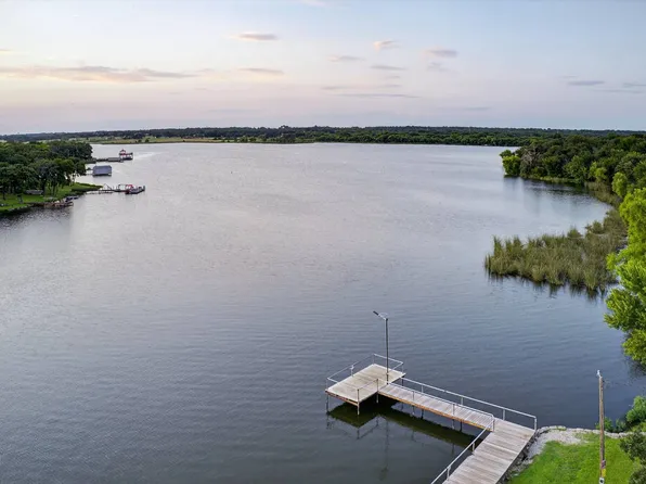 318 Boone St, Alvarado, TX 76009