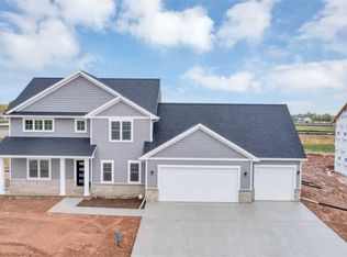 N9351 Varsity Ln, Appleton, WI 54915