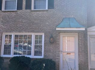 352 Hanover Arms Ct, Winston Salem, NC 27104