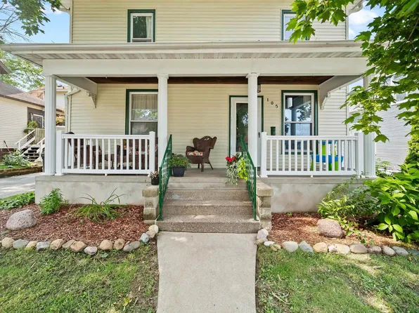 105 E 10th St, Muscatine, IA 52761