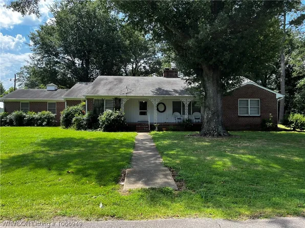 447 W 4th St, Waldron, AR 72958