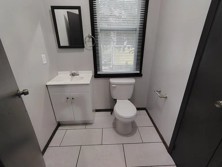 1102 Grant Ave #16 — Photo 9