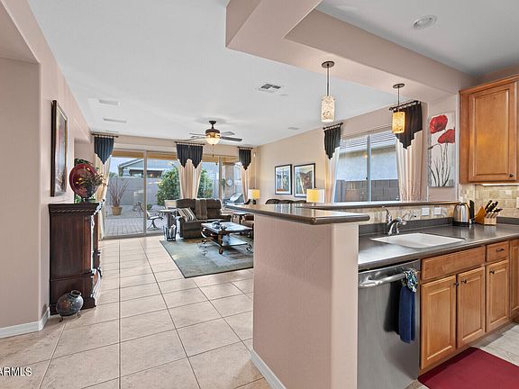 5th image of 259 W IRONHORSE Lane