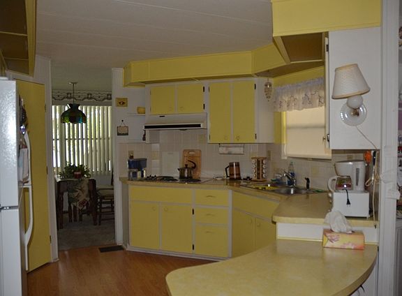 5th image of 220 Prince Dr