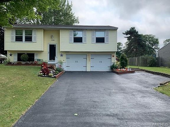 2nd image of 1339 Peppertree Dr
