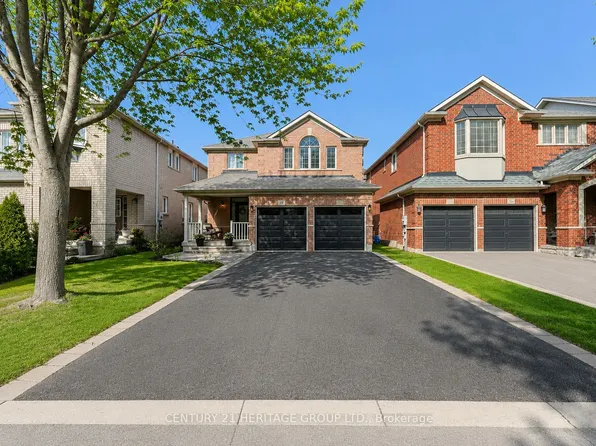 996 Oaktree Cres, Newmarket, ON L3X 2Z2