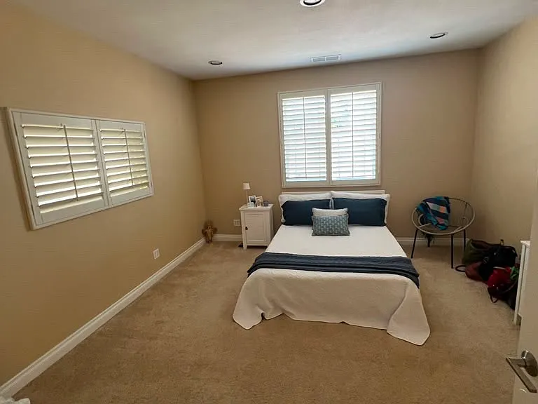 5086 Barnard St — Photo 3