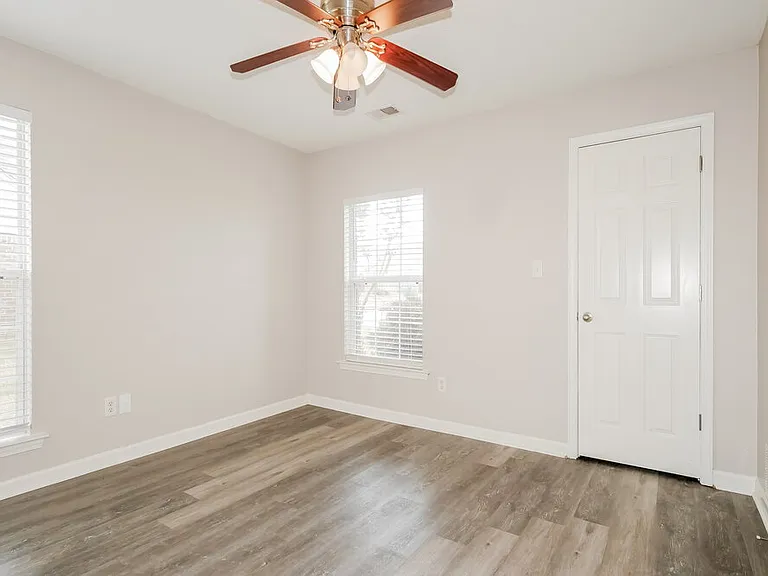 11662 Underwood Dr — Photo 13