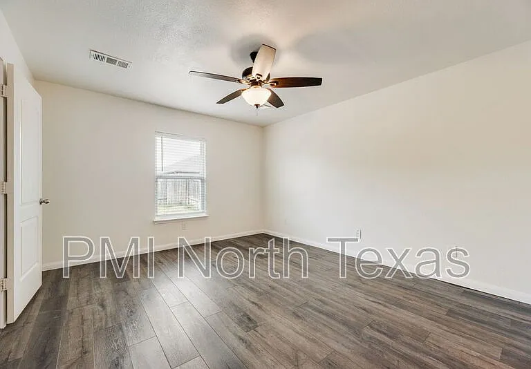 1911 Pilot Point Way — Photo 18