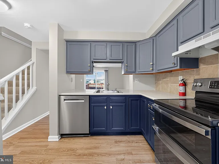 8700 Calvert Cliff Ct — Photo 9