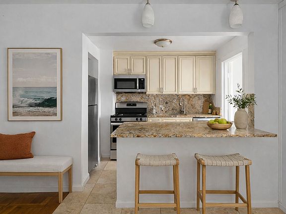 3rd image of 350 E 52nd St APT 8G