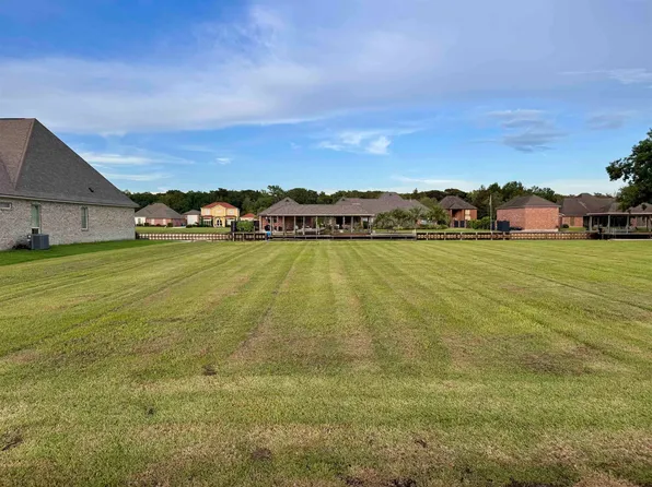 78 Woodview Dr, Morgan City, LA 70380
