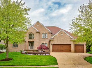 2871 Ironwood Dr, Akron, OH 44312