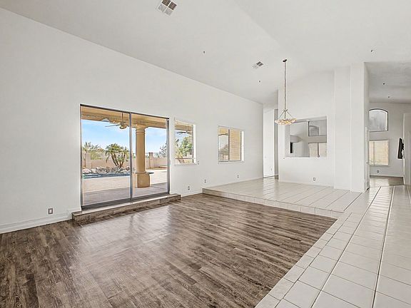 4th image of 12513 E Lupine Ave