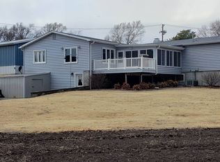 606 E 6th St, Beloit, KS 67420