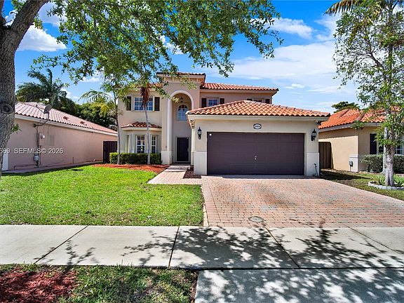 3rd image of 2064 NE 35th Ave