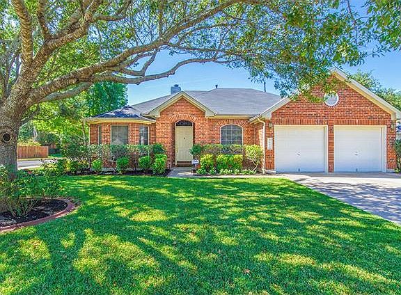 2nd image of 2600 Goldfinch Dr