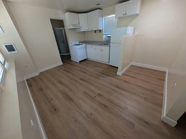 520 N Grand St #B — Photo 5