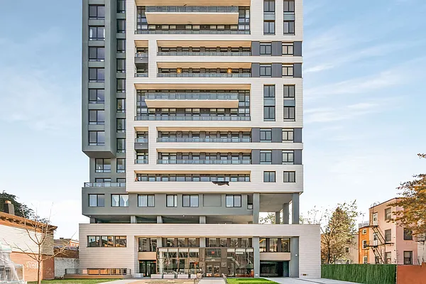 Rented by EXR | media 85