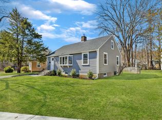 4 Schurman Ave, Portsmouth, NH 03801