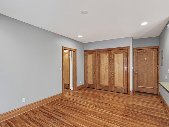 5th image of 3116 12th Ave S #A106
