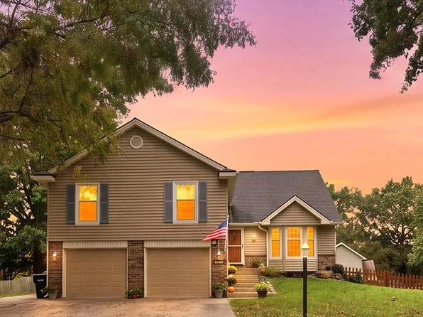 1707 Remington Ct, Leavenworth, KS 66048
