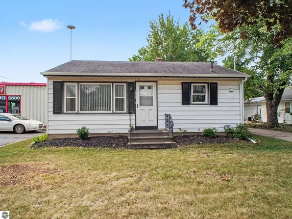 10705 E 2nd St, Fowler, MI 48835