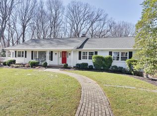 47 W Larchmont Dr, Colts Neck, NJ