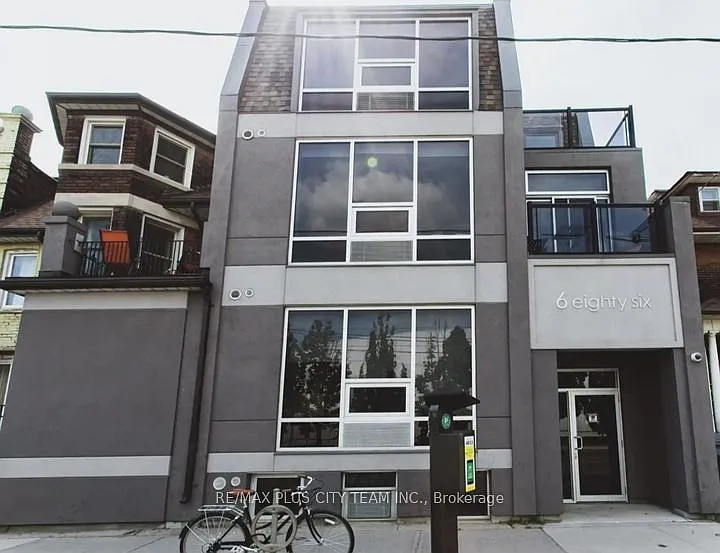 686 Bathurst St #204 — Photo 2