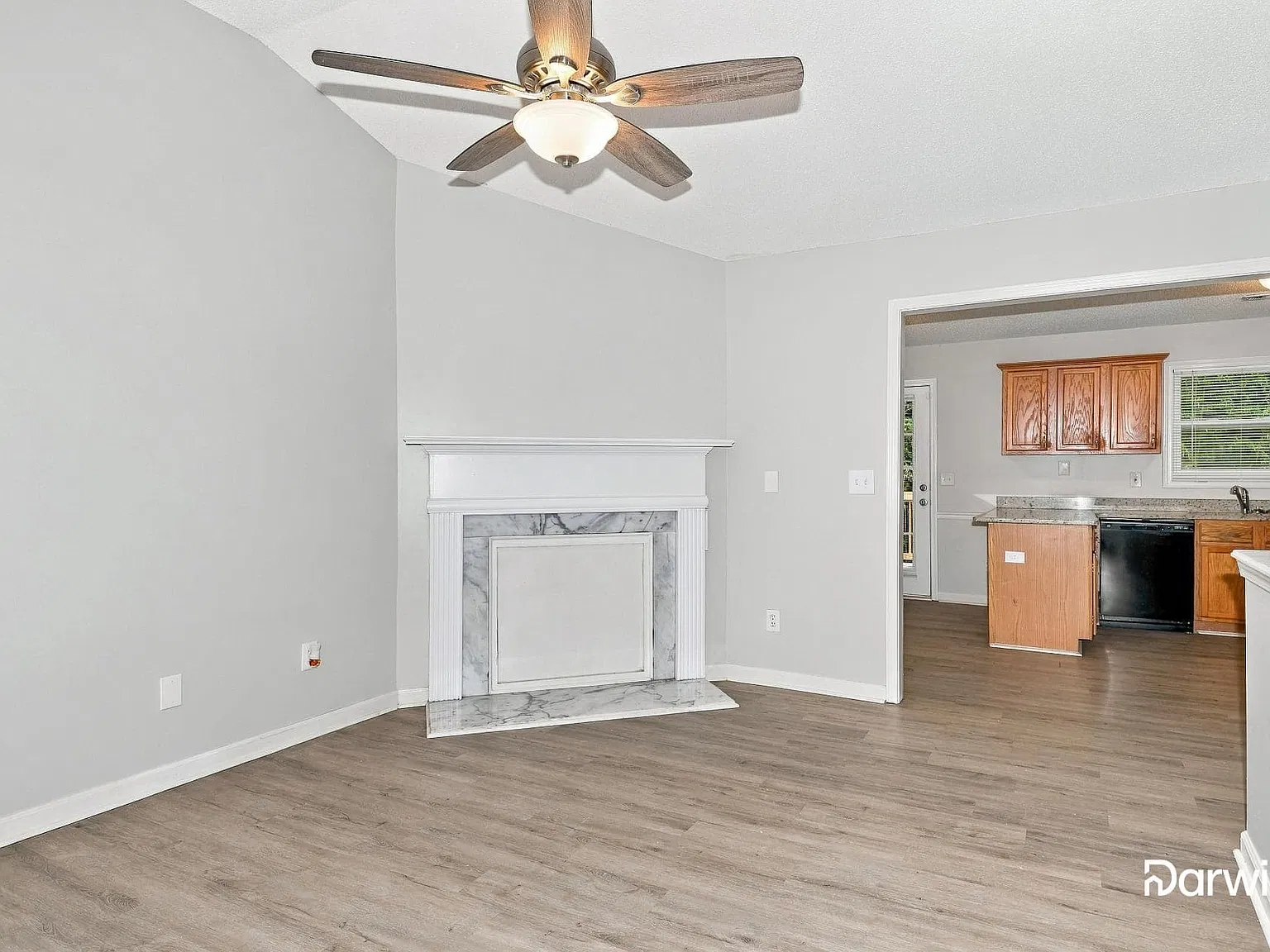 4 bed, 3.0 bath, 1248 sqft, $2,180 — Photo 4