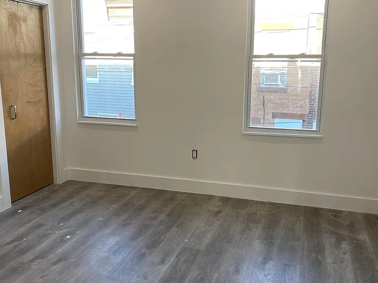 3133 Weikel St — Photo 8