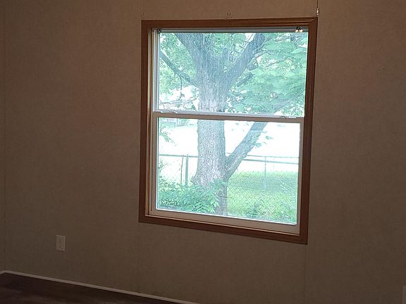 4th image of 204 E Main St #1