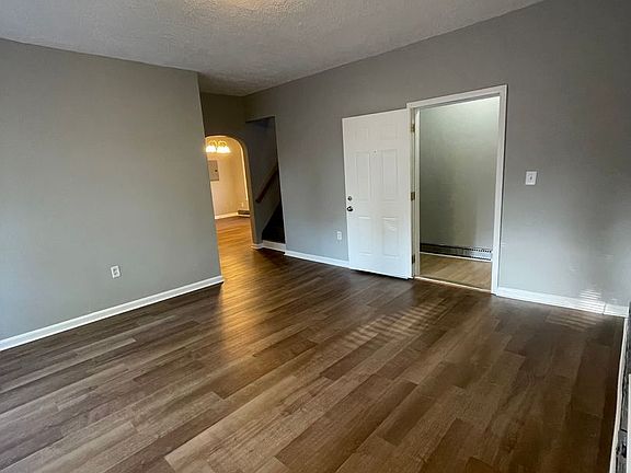5th image of 609 N Congress St