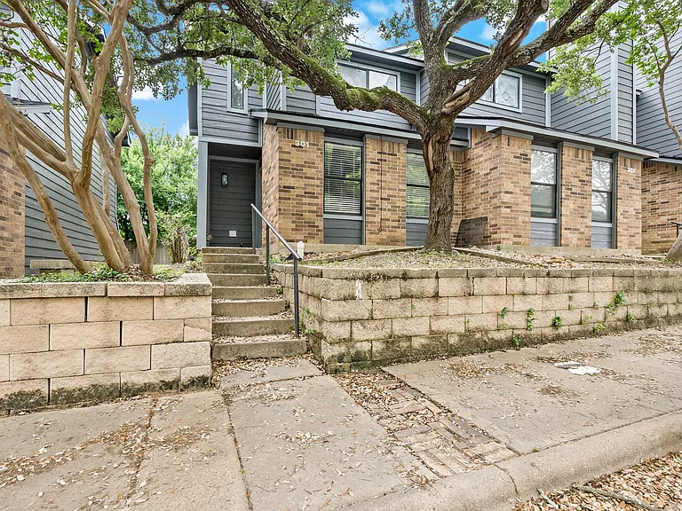 Oak Creek Condos — Photo 16