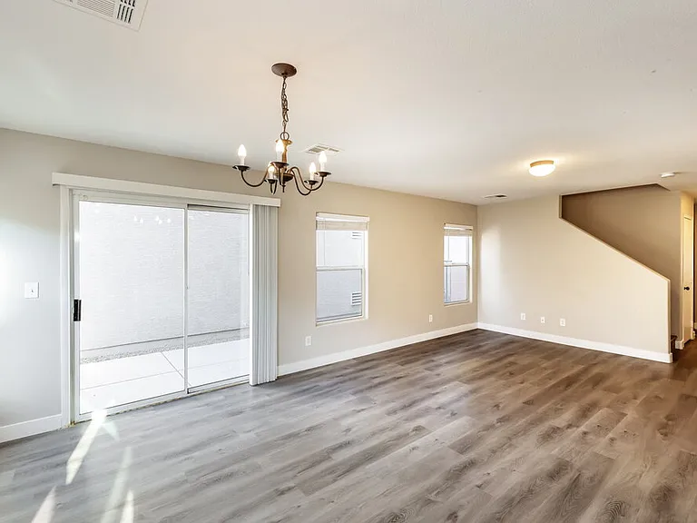 570 Swiss Cottage Ave — Photo 7